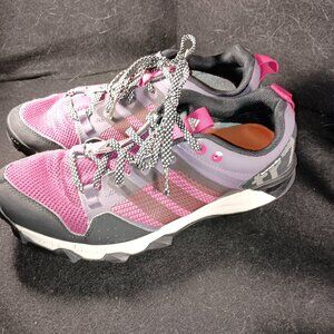 Adidas Kanadia athletic shoes size 9.5